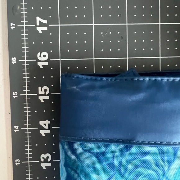 Turquoise Floral Mesh Beach Bag/Tote Bag/Shopping Bag/Shopping Tote - Picture 7 of 8